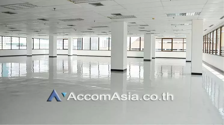  1  Office Space For Rent in Silom ,Bangkok BTS Sala Daeng at Q House Convent AA12145